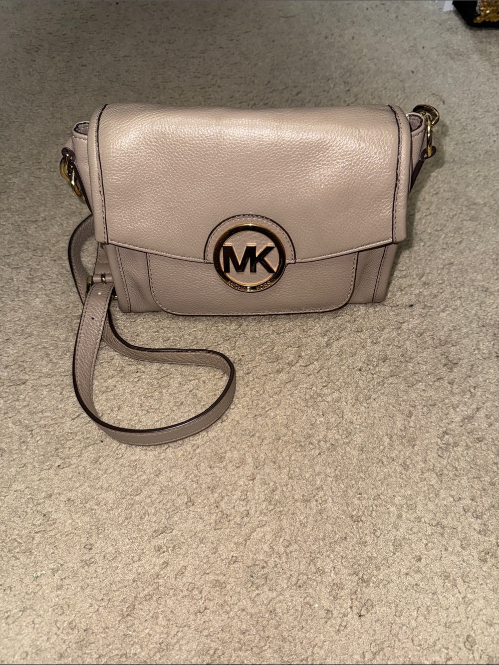 Michael Kors Pebble Leather Crossbody in Taupe with Gold MK Logo